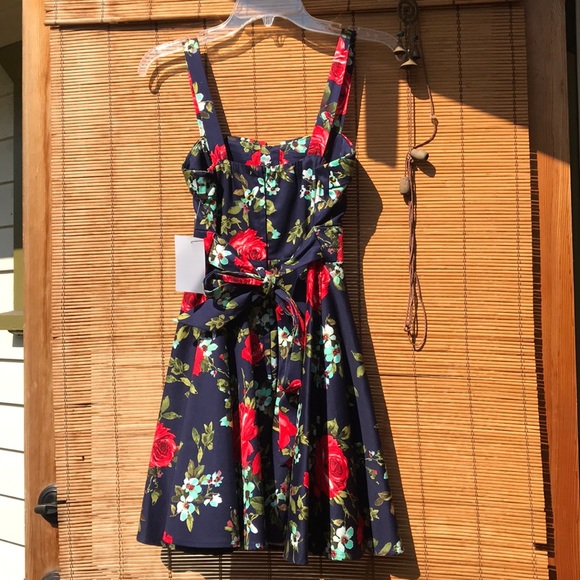 Varga Endless Floral Marilyn dress pinup retro fun - Picture 4 of 8